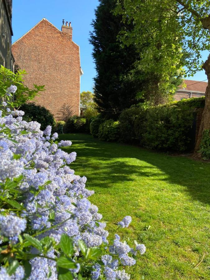 Krisko Parking Prive Et Clos Armentières 外观 照片