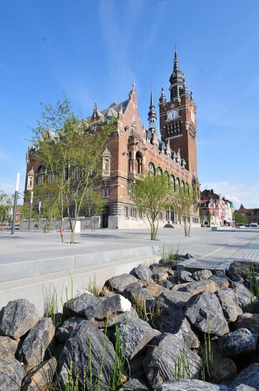 Krisko Parking Prive Et Clos Armentières 外观 照片